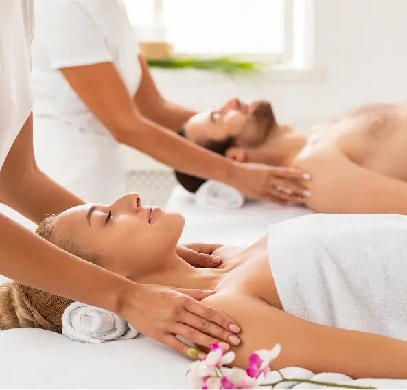 Couple massage treatment